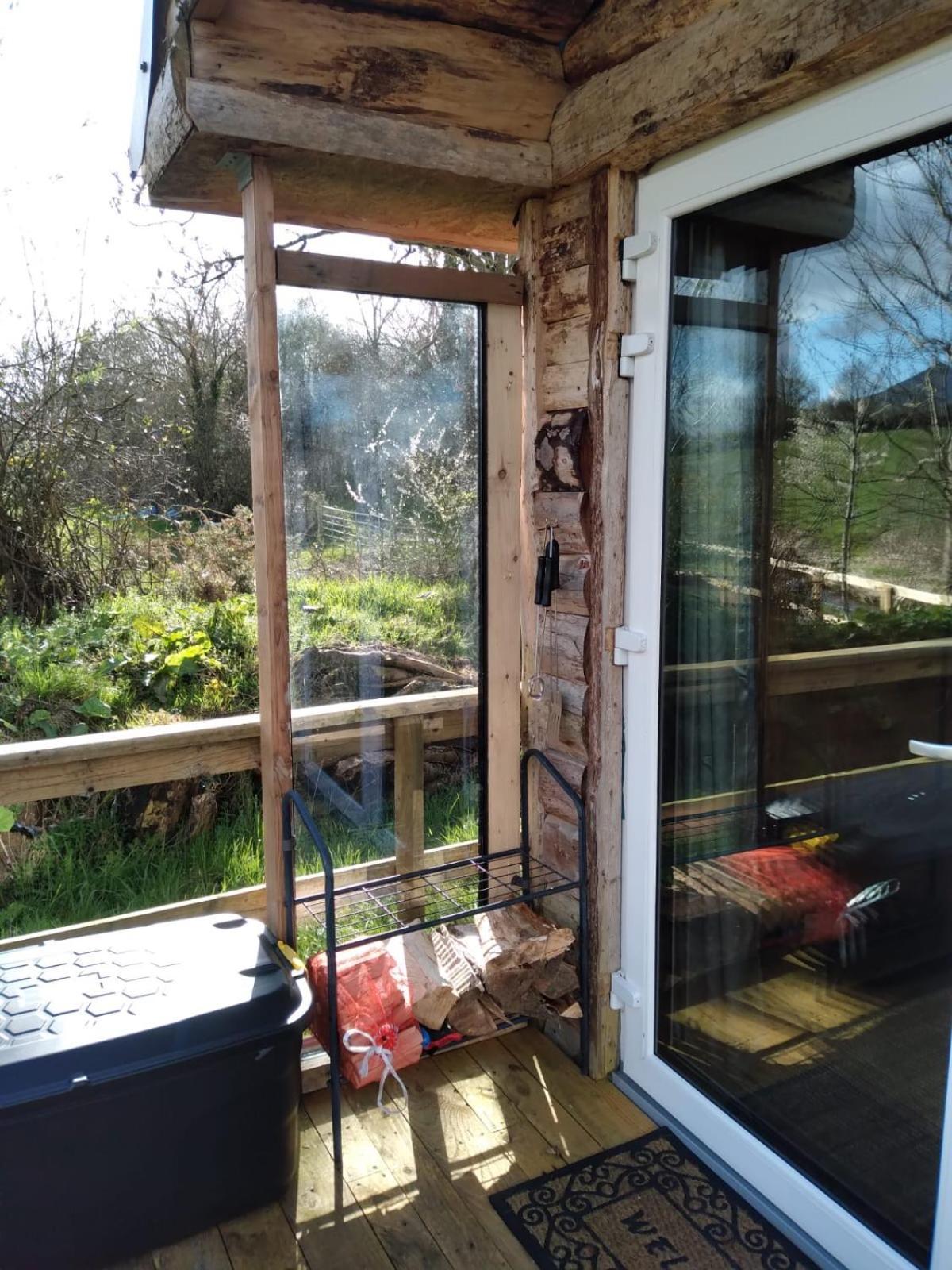 Riverside Cabin Limerick Junction Екстериор снимка