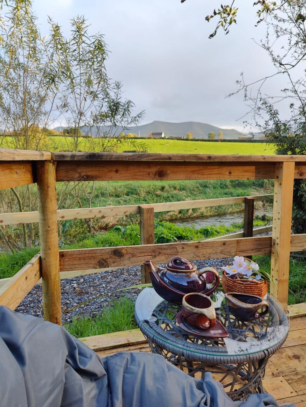 Riverside Cabin Limerick Junction Екстериор снимка